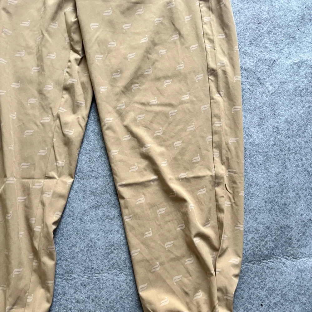 Fabletics Tan Iggy Logo Print Jogger‎ Pants Size Medium Athleisure